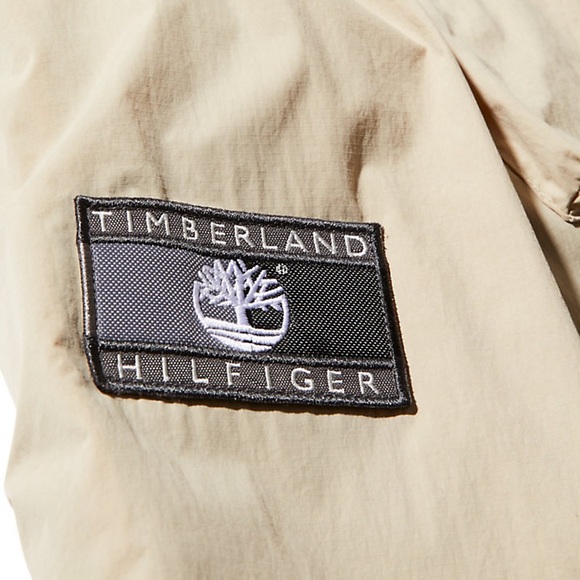 TOMMY HILFIGER X TIMBERLAND® RE-IMAGINED REVERSIBLE CARGO PARKA IN BEIGE - Picture 7 of 8
